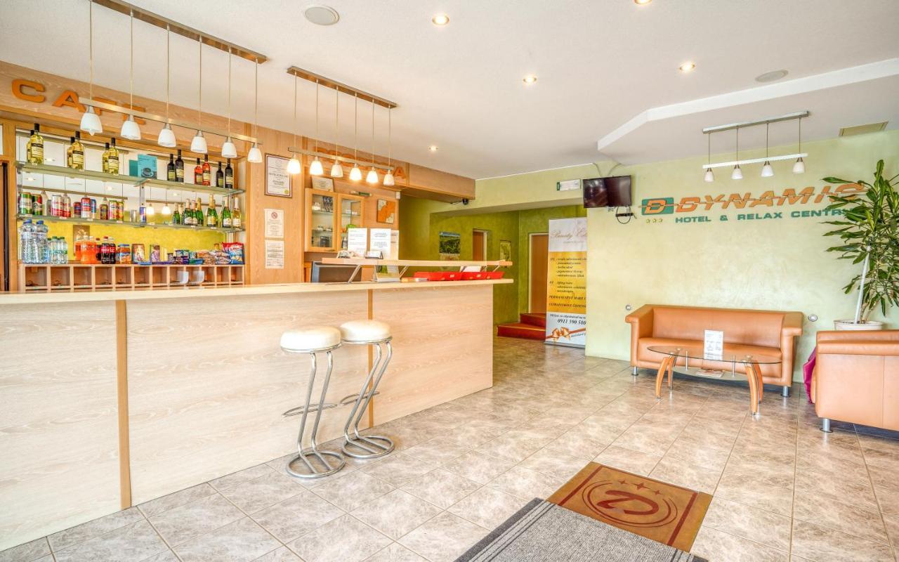 Hotel Dynamic Nova Dubnica Exterior photo